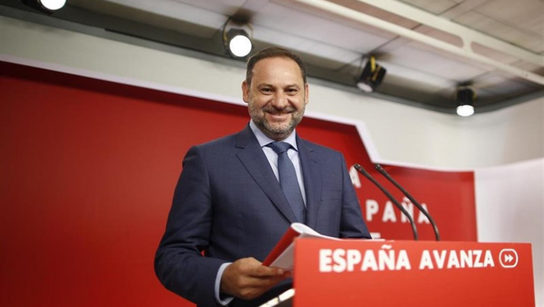 El Secretario de Organización del PSOE, José Luis Ábalos, ofrece una rueda de prensa tras la reunión de la Comisión de la Ejecutiva Federal del PSOE en su sede en Ferraz | Eduardo Parra - Europa Press ep secretarioorganizacionpsoe jose luis abalos ofreceruedaprensala reunionla comisionla ejecutiva federalpsoesu sedeferraz