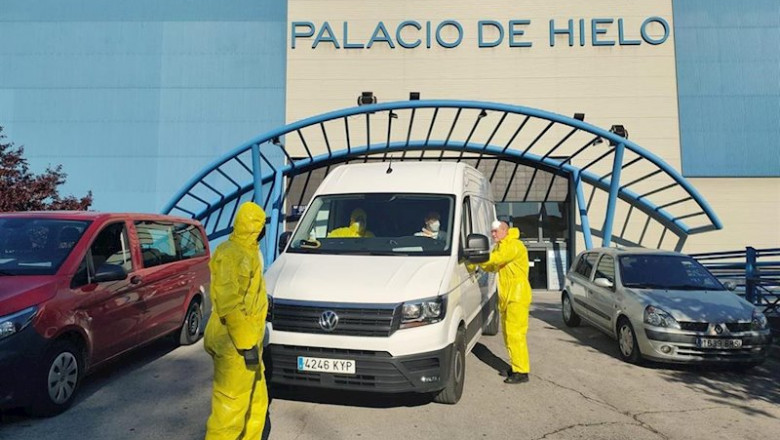 ep traslado de fallecidos por la ume al palacio de hielo de madrid ep traslado de fallecidos por la ume al palacio de hielo de madrid