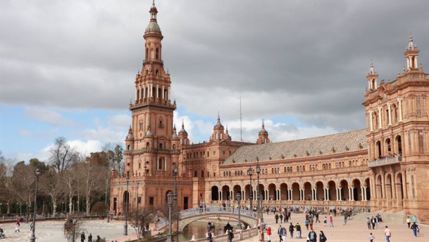 ep turistas visitan la plaza de espana