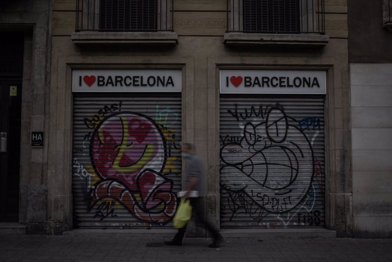 Cataluña flexibiliza el confinamiento y permitirá una hora más a la restauración