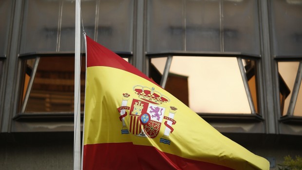 bandera espan ondea tribunal constitucional spain