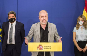 ep archivo   el secretario general de ccoo unai sordo el ministro de inclusion jose luis escriva y