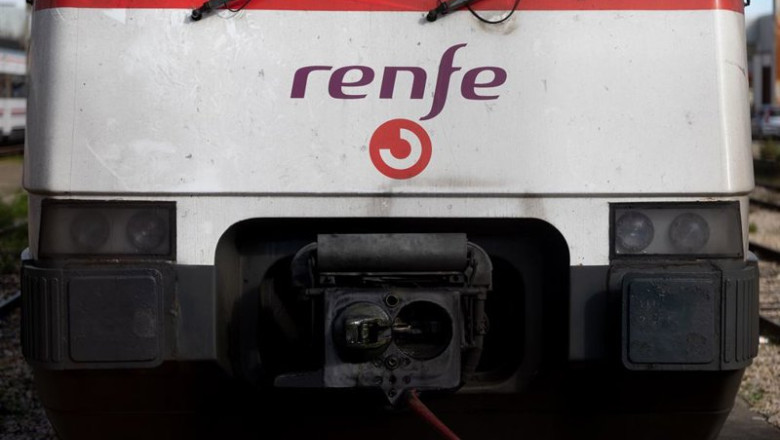 ep archivo tren de la red de cercanias madrid a 28 de enero de 2026 en madrid espana ep archivo tren de la red de cercanias madrid a 28 de enero de 2026 en madrid espana