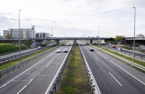 ep archivo   varios coches circulan por la autovia a5 en madrid espana