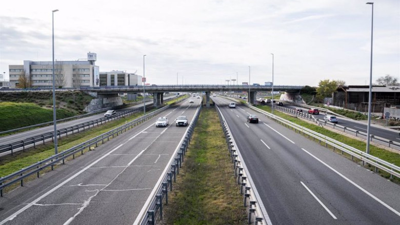 Archivo - Varios coches circulan por la autovía A5, en Madrid (España) | A. Pérez Meca - Europa Press - Archivo ep archivo varios coches circulan por la autovia a5 en madrid espana