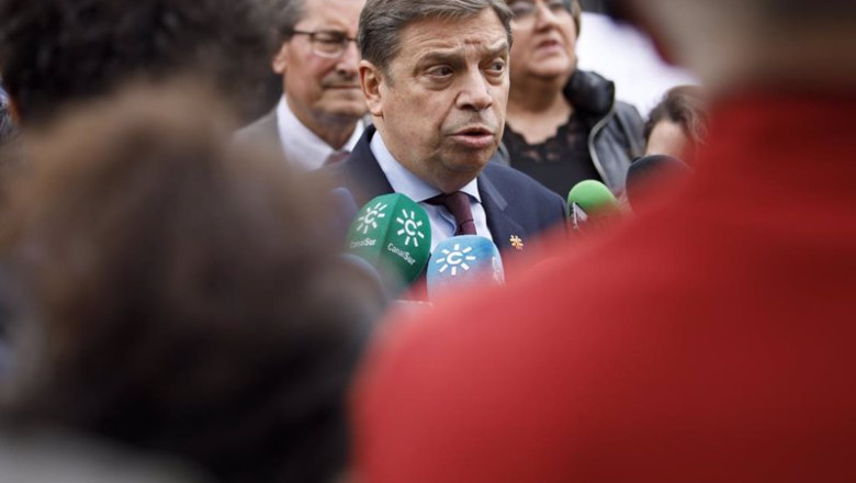 ep el ministro de agricultura luis planas en declaraciones a la prensa despues de la visita a el ep el ministro de agricultura luis planas en declaraciones a la prensa despues de la visita a el