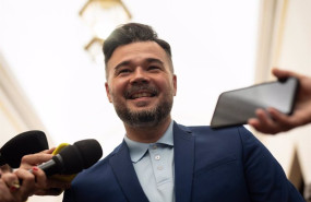 ep el portavoz de erc en el congreso gabriel rufian llega a una sesion plenaria en el congreso de 20250531094503
