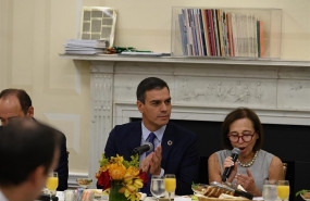 ep el presidente del gobierno en funciones pedro sanchez sigue la intervencion de la presidenta de