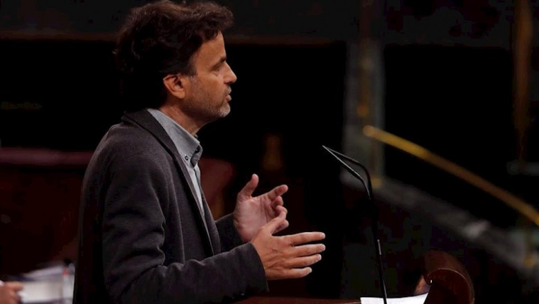El presidente del grupo parlamentario de Unidas Podemos-En Comú-Galicia en Común, Jaume Asens, durante su intervención en el pleno del Congreso este miércoles donde se autorizará otra prórroga del estado de alarma solicitada por el Gobierno. En Madrid, (E | Pool ep el presidente del grupo parlamentario de unidas podemos-en comu-galicia en comun jaume asens
