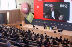 ep el presidente ejecutivo de inditex pablo isla i debate junto al presidente de mckinsey iberia