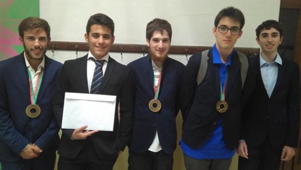 ep espanauna medallaorola olimpiada internacionalfisica