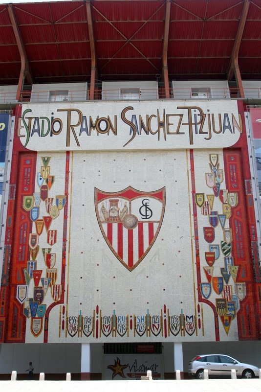 ep frontal del estadio ramon sanchez pizjuan