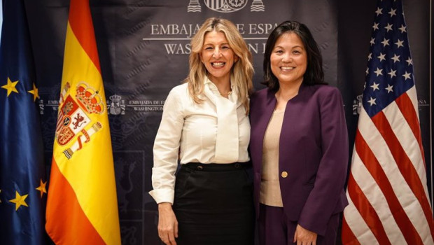 ep la ministra de trabajo y economia social yolanda diaz y la secretaria de trabajo de estados