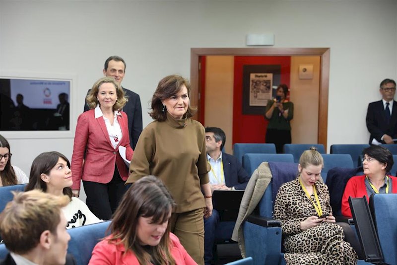 ep nadia calvino y carmen calvo