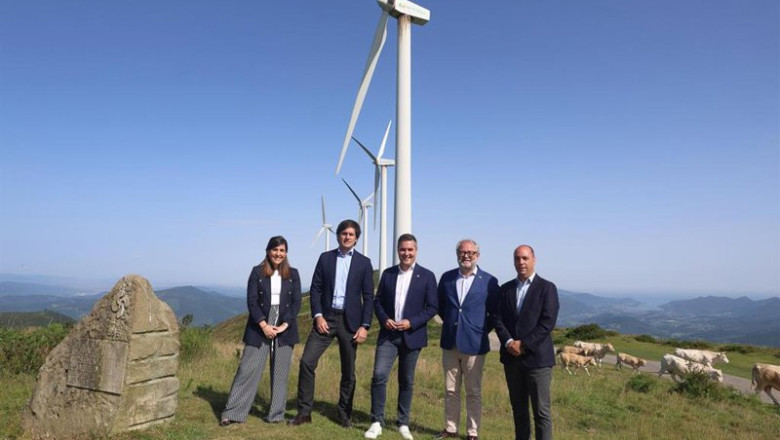 ep representantes del gobierno vasco iberdrola y siemens gamesa en el monte oiz