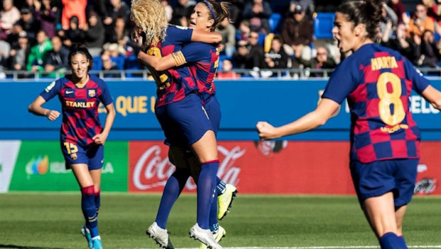 ep varias jugadoras del bara celebran un gol