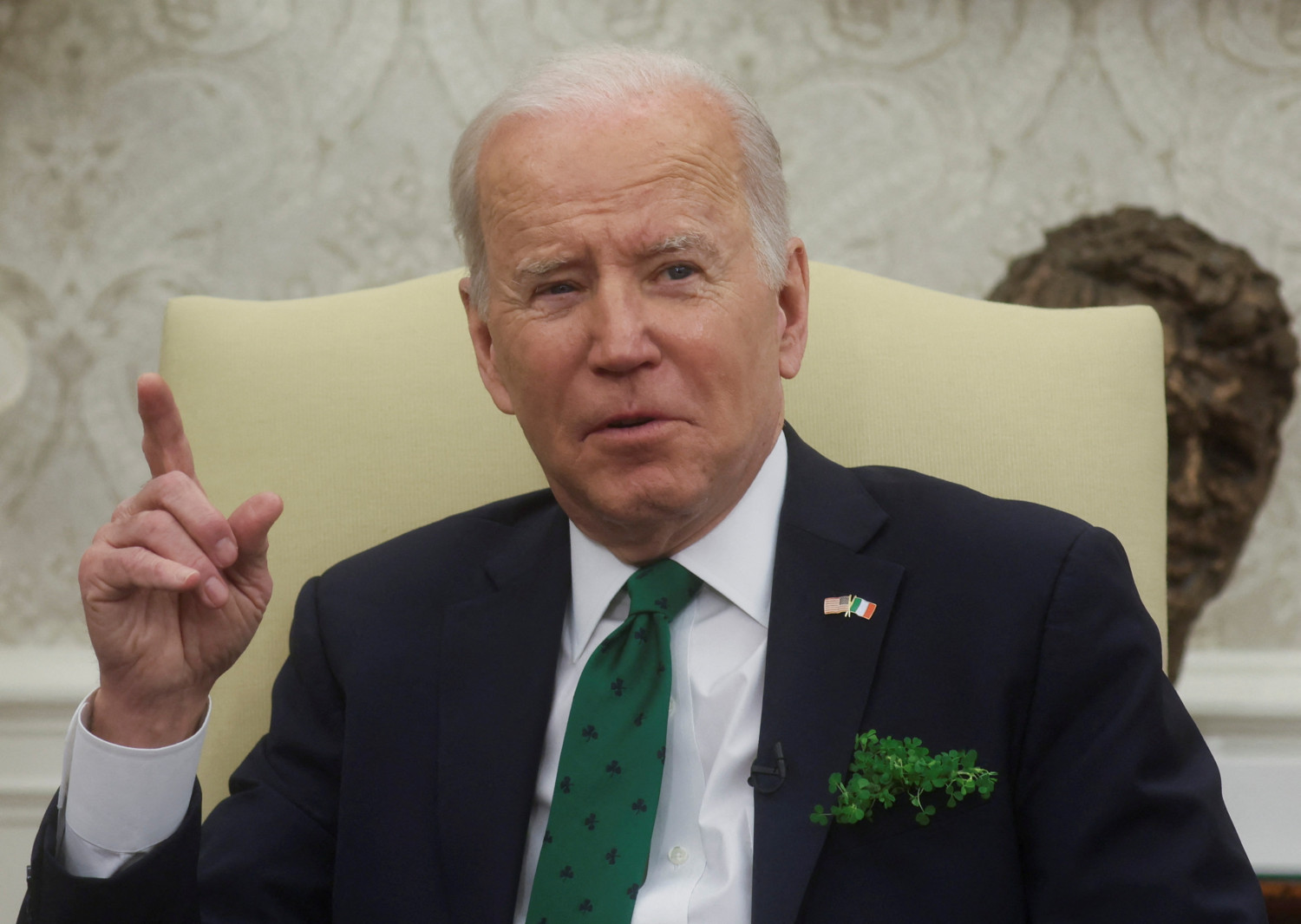 ukraine biden va mettre en garde xi contre un soutien chinois a la russie 