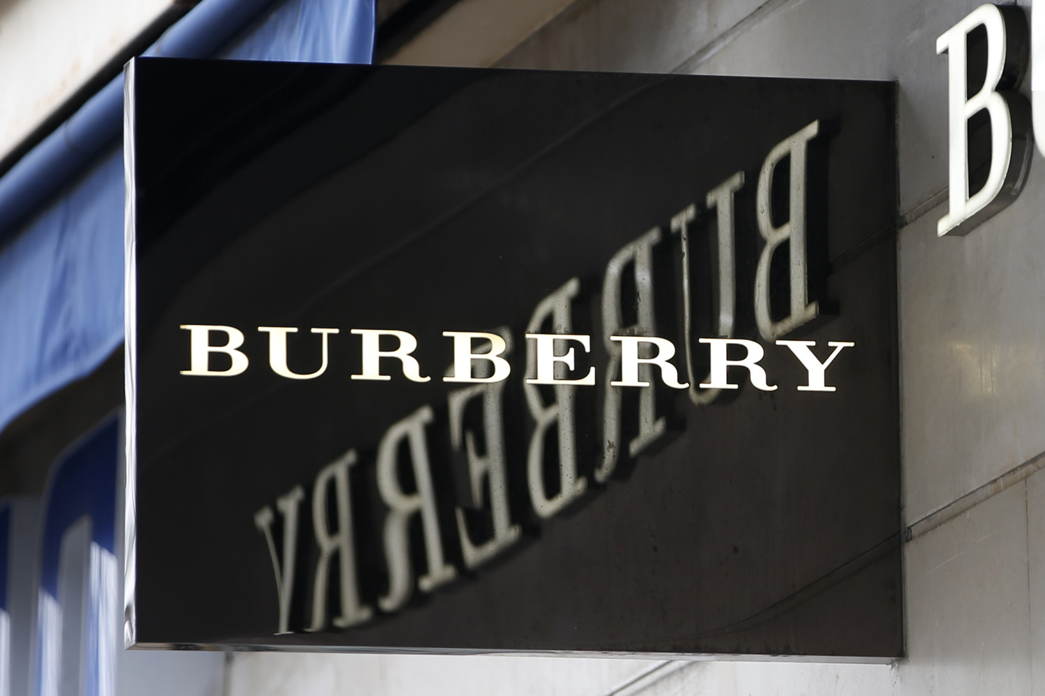 Burberry celebra unos resultados mejores de lo esperado en el tercer trimestre fiscal