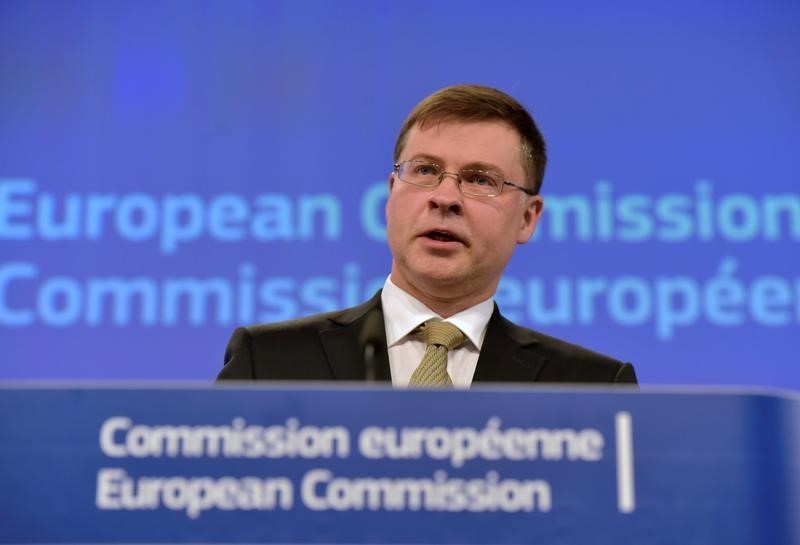 valdis-dombrovskis-reprend-le-portefeuille-du-commissaire-europeen-britannique-jonathan-hill