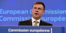 valdis-dombrovskis-reprend-le-portefeuille-du-commissaire-europeen-britannique-jonathan-hill valdis-dombrovskis-reprend-le-portefeuille-du-commissaire-europeen-britannique-jonathan-hill