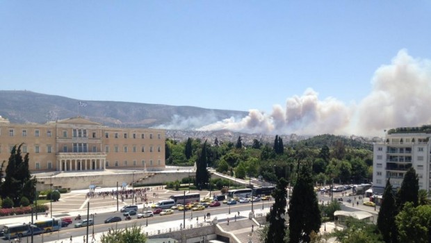 grecia atenas incendio parlamento