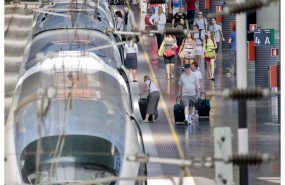 ep 8m- renfe suprimecentenartrenes avelarga distanciaviernesl