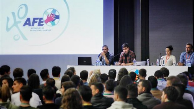 AFE se reúne con capitanas de Primera Femenina y capitanes de 2ºB | AFE ep afereunecapitanasprimera femeninacapitanes2b