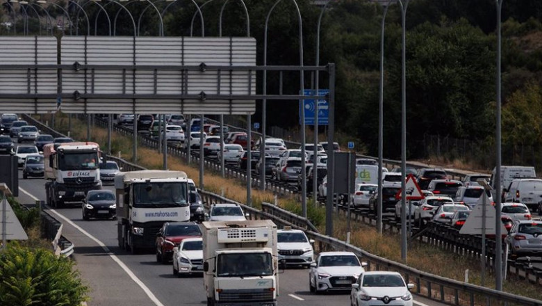ep archivo   atasco en la autovia a 3 a 1 de septiembre de 2023 en madrid espana