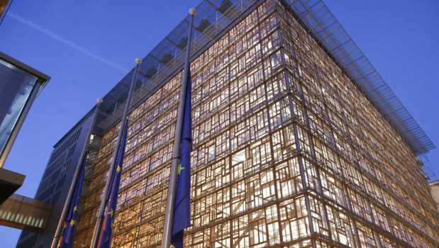 ep archivo   banderas de la ue ondean a media asta frente al consejo europeo en senal de luto por