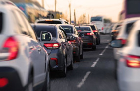 ep archivo   comision europea  te avisa que aplazar el fin de los coches de combustion frenara la