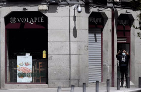 ep archivo   entrada de un restaurante de la cadena volapie un dia despues de que el gobierno