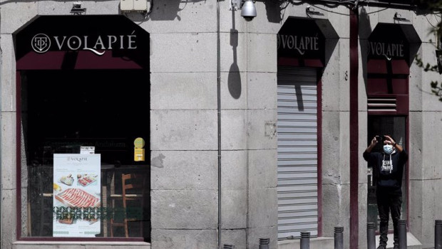 ep archivo   entrada de un restaurante de la cadena volapie un dia despues de que el gobierno