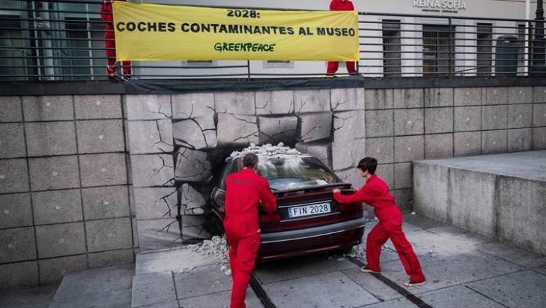 ep archivo   greenpeace pide a la comision europea mantener la prohibicion de vender coches de