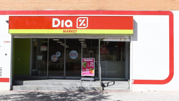 ep archivo   imagen de un la entrada de un supermercado dia market en madrid