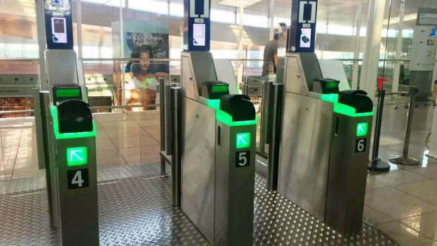 ep archivo   los nuevos controles automaticos de pasaportes del aeropuerto de barcelona