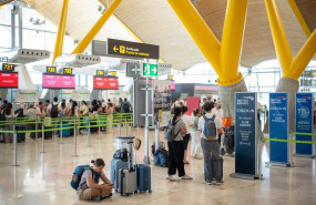 ep archivo   pasajeros en el aeropuerto adolfo suarez madrid barajas a 14 de agosto de 2025 en