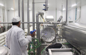 ep archivo   un operario trabajando en una fabrica 20240221112903