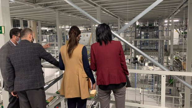 ep el consejero de economia de la comunidad manuel gimenez visita el centro logistico de mercadona