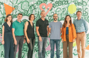 ep el consejero delegado de wallapop rob cassedy y el equipo de la plataforma