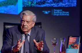 ep el escritor mario vargas llosa presenta tiempos recios su nueva novela en la casa de america de