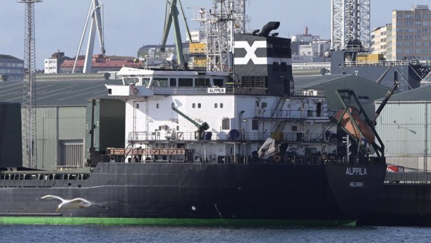 ep el mercante alppila llega a a coruna con maiz ucraniano