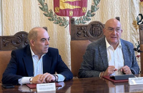 ep el presidente de la asociacion de trabajadores autonomos ata lorenzo amor junto al alcalde de