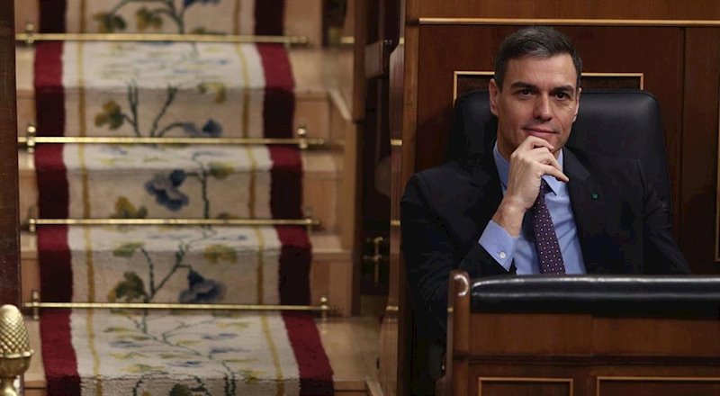 https://img6.s3wfg.com/web/img/images_uploaded/8/b/ep_el_presidente_del_gobierno_pedro_sanchez_durante_una_sesion_de_control_al_gobierno_en_el_congreso.jpg
