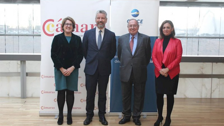 ep en la foto la directora general de la camara de espana inmaculada riera el presidente ejecutivo
