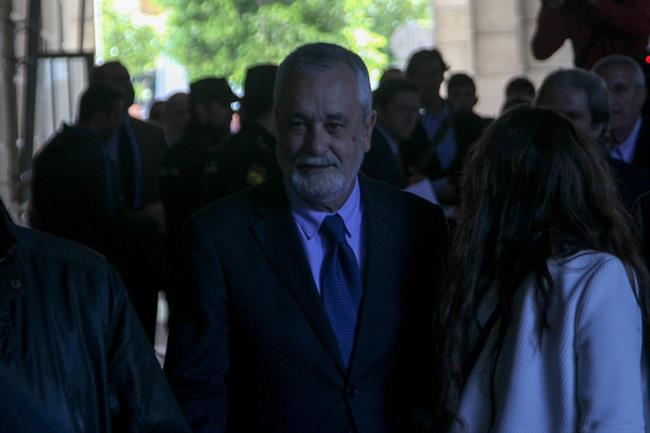 Griñán En Juzgado De Sevilla | Eduardo Briones ep grinan en juzgadosevilla