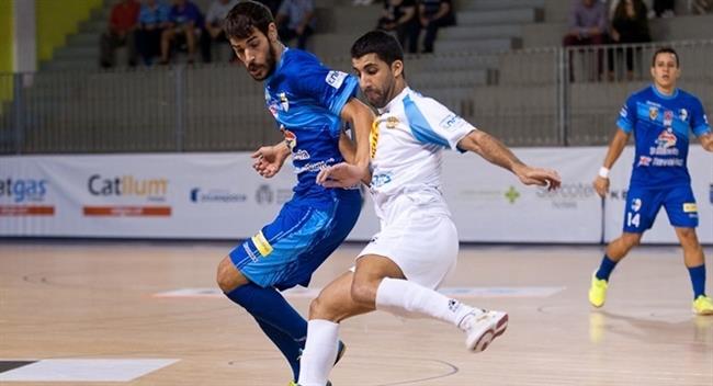 Javi Rodríguez, Catgas Energía, ante Rubén Orzáex, del Peñíscola RehabMedic | LNFS ep javi rodriguez catgas energia ante ruben orzaex del peniscola rehabmedic