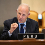 ep javier gonzalez olaechea durante su etapa como canciller de peru