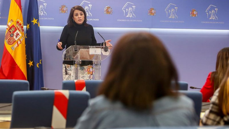 La portavoz parlamentaria del PSOE, Adriana Lastra, interviene en una rueda de prensa posterior a una reunión de la Junta de Portavoces en el Congreso de los Diputados | EUROPA PRESS/R.Rubio.POOL - Europa Press ep la portavoz parlamentaria del psoe adriana lastra interviene en una rueda de prensa posterior a