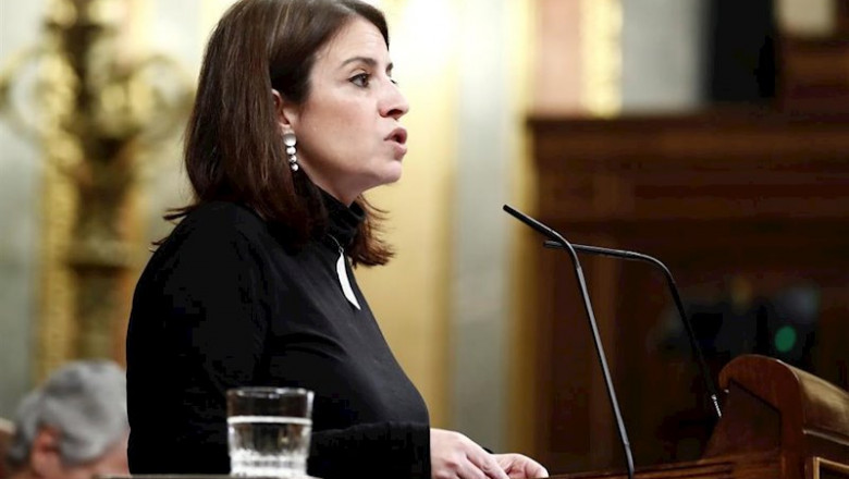 La portavoz parlamentaria socialista, Adriana Lastra, durante su réplica este miércoles en el Congreso, para explicar la declaración del estado de alarma y las medidas para paliar las consecuencias de la pandemia provocada por el coronavirus | Pool ep la portavoz parlamentaria socialista adriana lastra durante su replica este miercoles en el