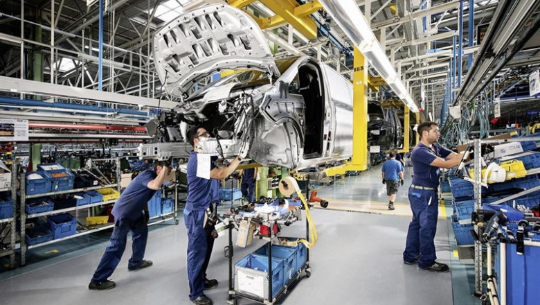 Las cadenas de suministro globales pueden verse afectadas | DAIMLER - Archivo ep superavit comercialautomovilhunde39 enbimestrelas menores exportaciones